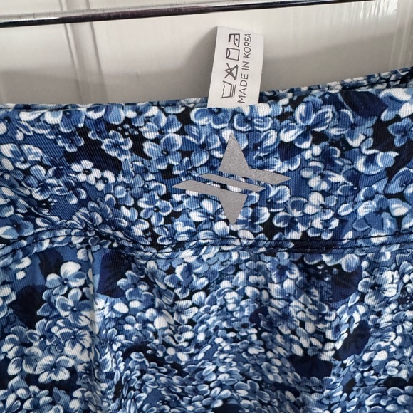 Tuckernuck Sport golf skort, size M - Picture 4 of 5